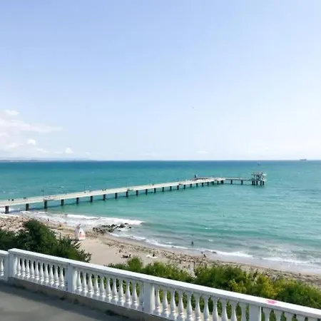 портхаус Apartman Burgasz